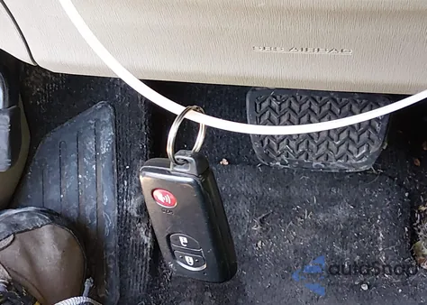 2013 Toyota Prius Four z USA, uszkodzony, nr VIN JTDKN3DUXD1683589